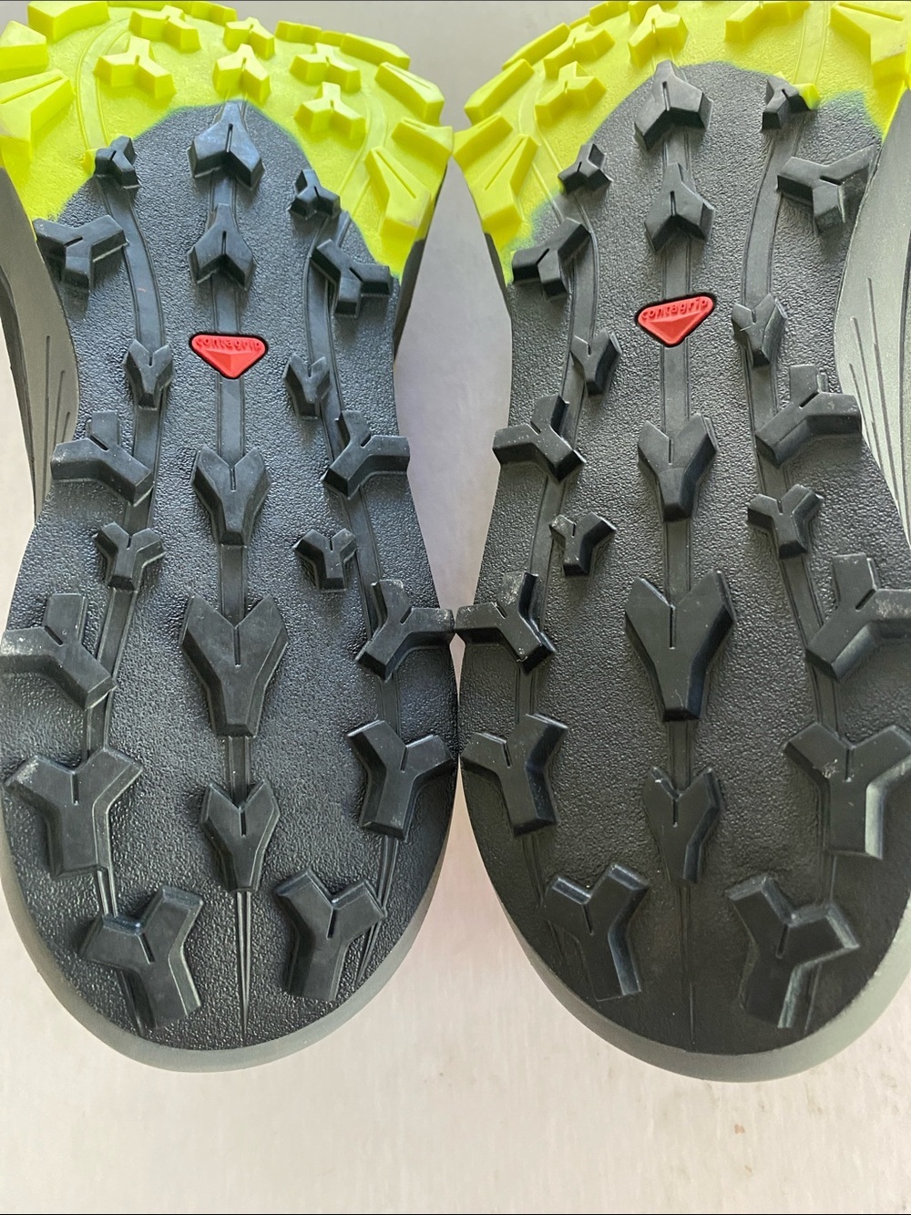 Salomon Thundercross Men's Trail Running Shoes Black and Neon Yellow 9.5 US NWOT - Picture 10 of 11